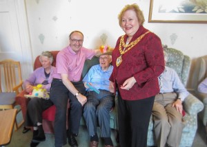 Rather stranegly dad wins the bonnet making competition ... he had help to make this one (but not from me!), 2015